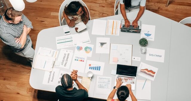 How to Start a Social Media Marketing Agency Without Any Money